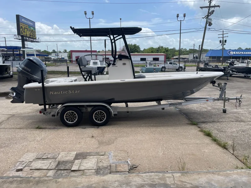 Slide: The Image of NauticStar 227 XTS 2023 - 7