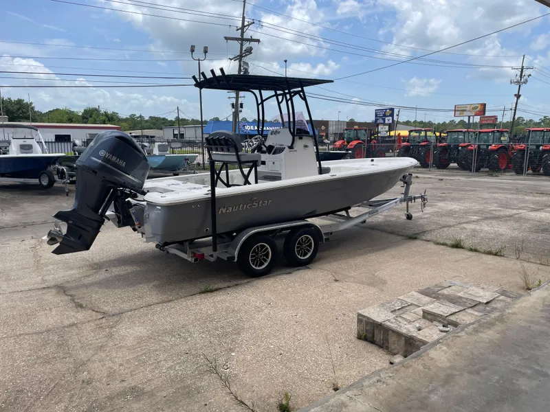 Slide: The Image of NauticStar 227 XTS 2023 - 8