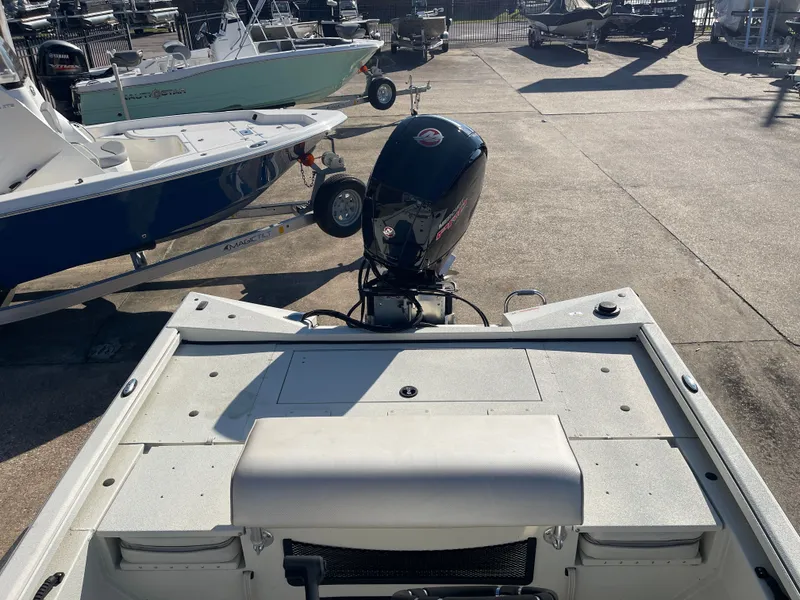 Slide: The Image of Ranger RB200 2023 - 15