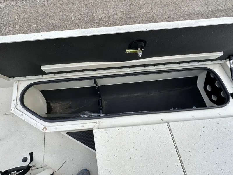 Slide: The Image of Ranger RB200 2023 - 12