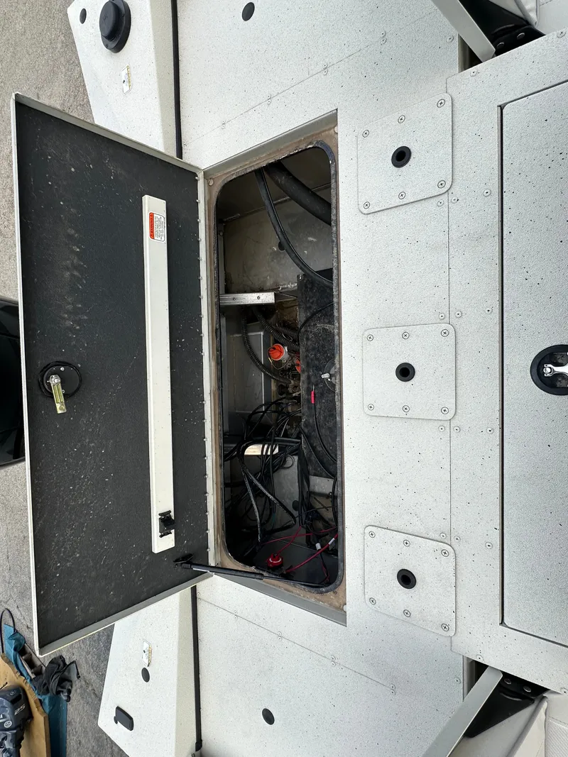 Slide: The Image of Ranger RB200 2023 - 23