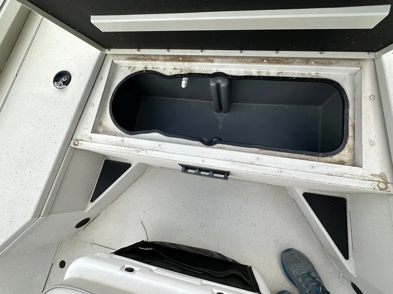 Slide: The Image of Ranger RB200 2023 - 9