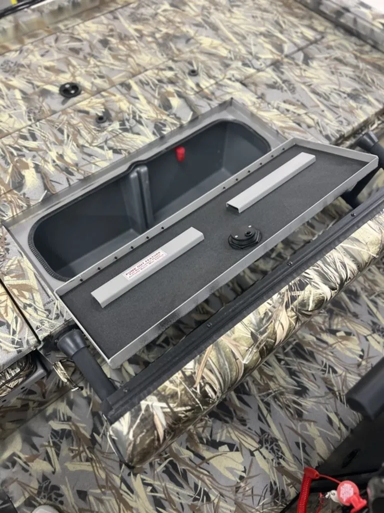 Slide: The Image of Ranger Boats RB210 2024 - 17