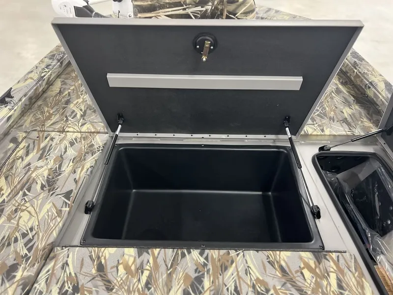 Slide: The Image of Ranger Boats RB210 2024 - 18