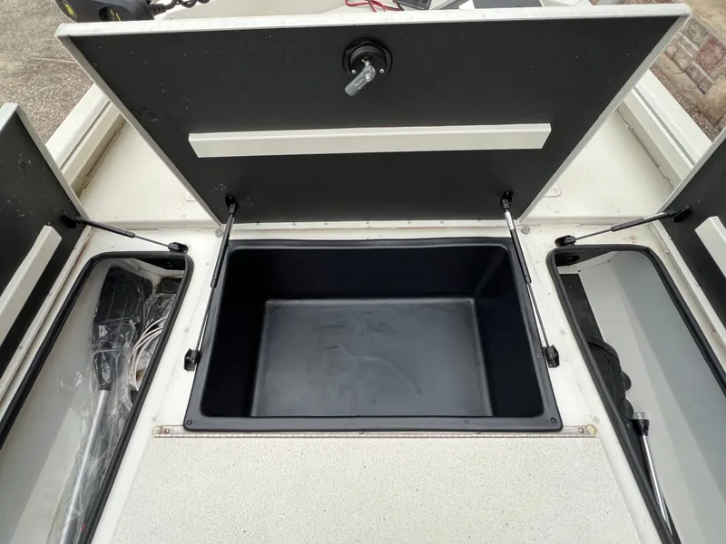 Slide: The Image of Ranger RB210 2024 - 16