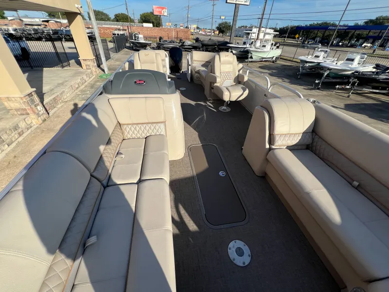 Slide: The Image of Ranger RP243C 2023 - 18