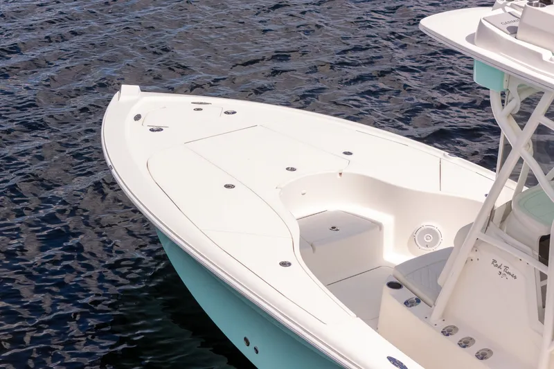 Slide: The Image of SeaVee 270Z 2019 - 15