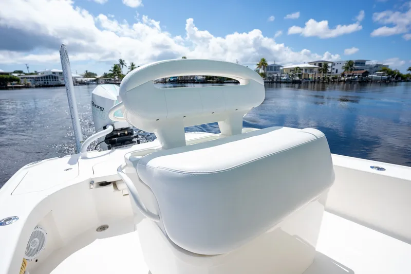 Slide: The Image of SeaVee 270Z 2019 - 20