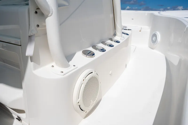 Slide: The Image of SeaVee 270Z 2019 - 32