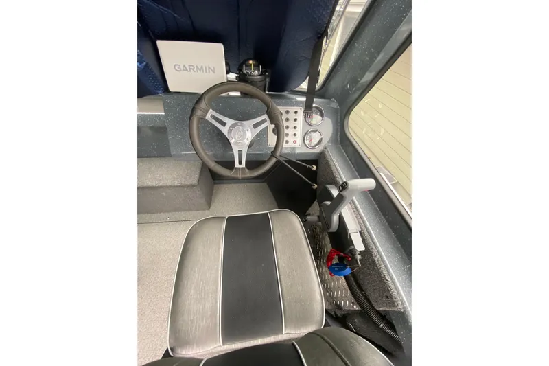 Slide: The Image of Interior of 2022 Duckworth 20XT Advantage boat with Garmin navigation system. - 11