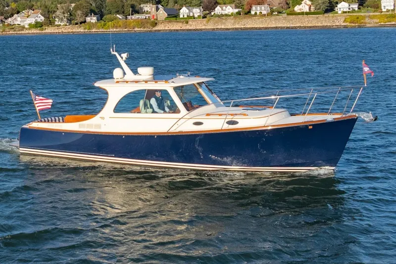 The Image of Hinckley Yachts Picnic Boat 37 MKIII 2015 - undefined