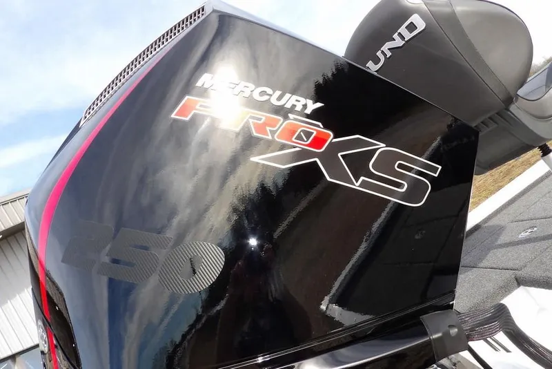 Slide: The Image of 2026 Lund 2075 Pro-V Bass XS with Mercury Pro XS engine detail. - 45