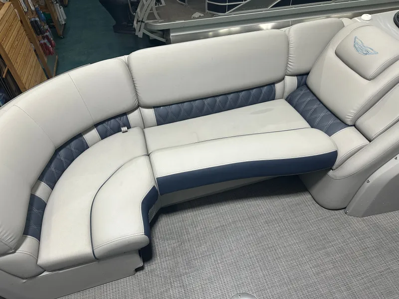 Slide: The Image of Bennington 27QFBWAT2SR 2024 - 22