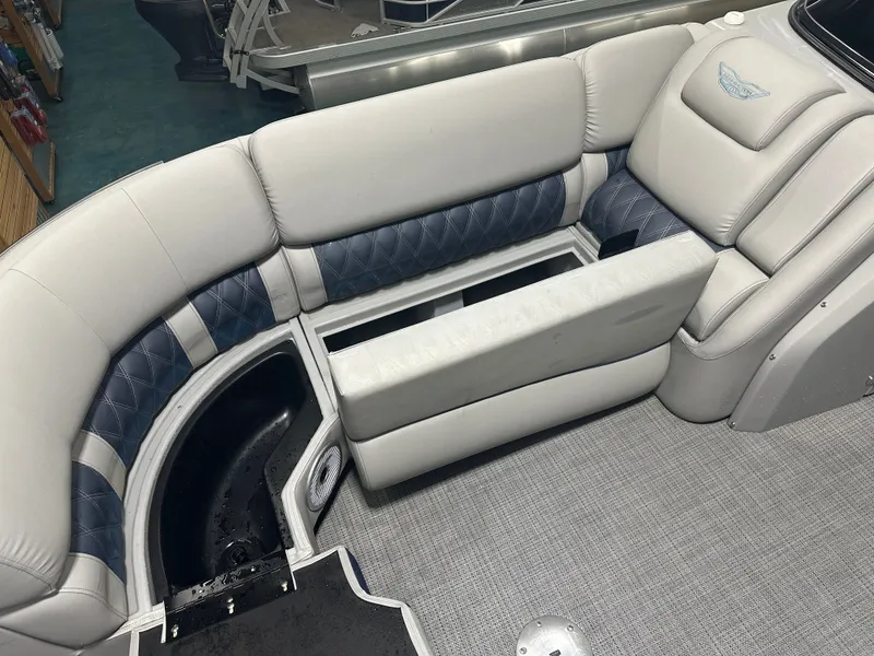 Slide: The Image of Bennington 27QFBWAT2SR 2024 - 23