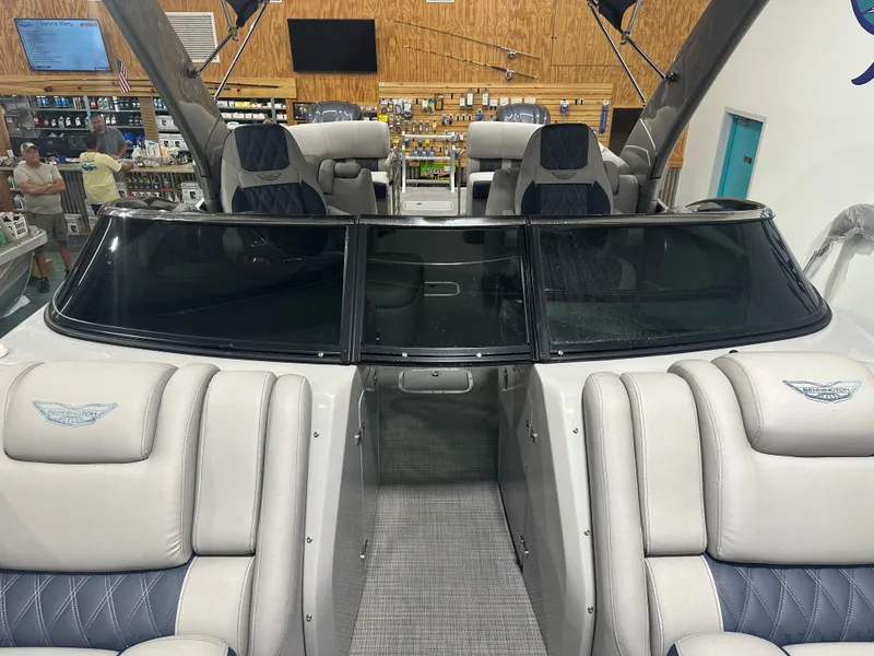 Slide: The Image of Bennington 27QFBWAT2SR 2024 - 26