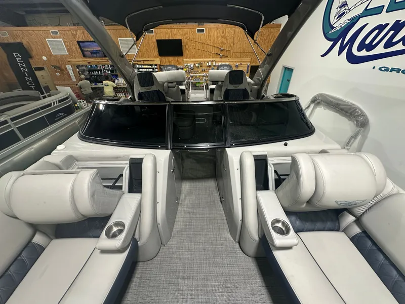 Slide: The Image of Bennington 27QFBWAT2SR 2024 - 27