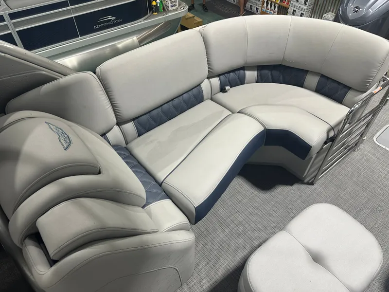 Slide: The Image of Bennington 27QFBWAT2SR 2024 - 42