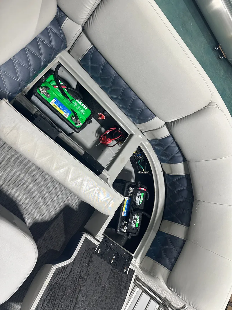 Slide: The Image of Bennington 27QFBWAT2SR 2024 - 43