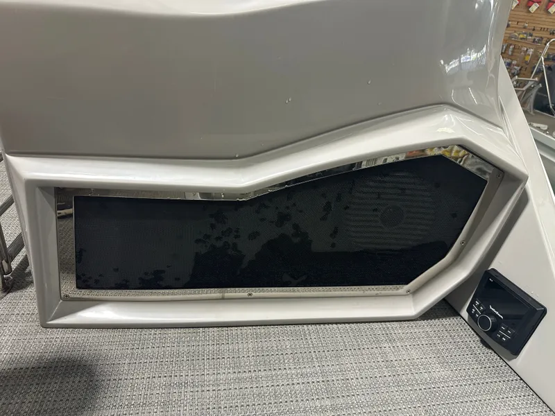 Slide: The Image of Bennington 27QFBWAT2SR 2024 - 49