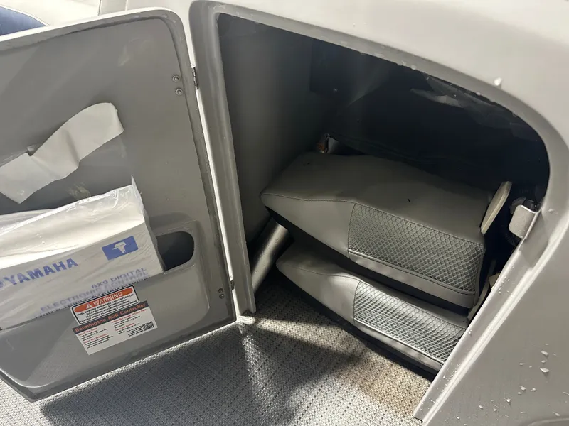 Slide: The Image of Bennington 27QFBWAT2SR 2024 - 57