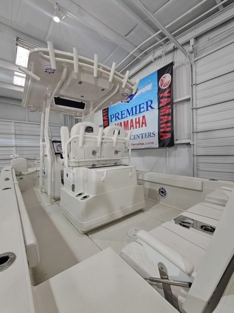 Slide: The Image of Ranger Boats 2660 Bay 2024 - 16