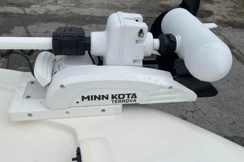 Slide: The Image of Minn Kota Terrova trolling motor on 2019 Sea Born FX24 Bay boat. - 9
