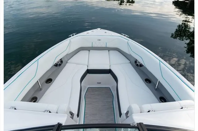 Slide: The Image of Regal LS4 Surf 2022 - 11