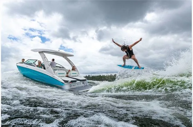 Slide: The Image of Regal LS4 Surf 2022 - 4