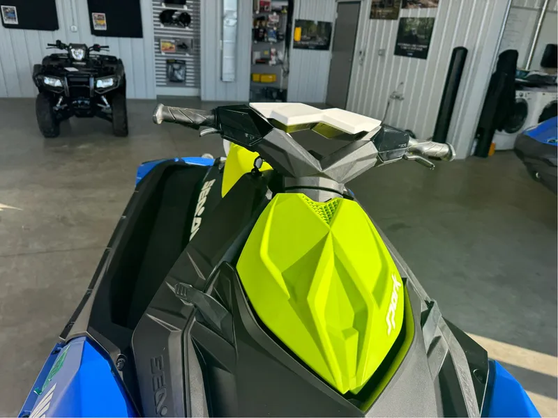 Slide: The Image of Sea-Doo Spark 2up 90 hp iBR Convenience Package 2021 - 5