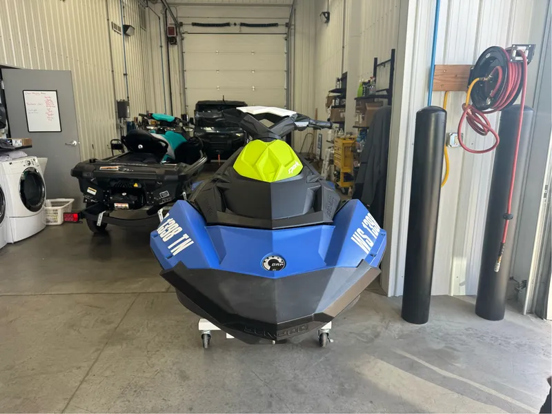 Slide: The Image of Sea-Doo Spark 2up 90 hp iBR Convenience Package 2021 - 2