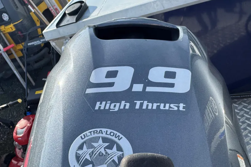 Slide: The Image of 9.9 High Thrust outboard motor on 2023 Hewescraft 210 Sea Runner ET HT. - 10