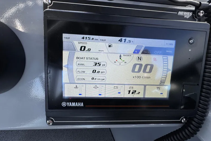 Slide: The Image of Yamaha display on 2023 Hewescraft 210 Sea Runner ET HT showing boat status and trip data. - 14