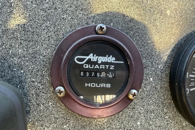 Slide: The Image of Airguide Quartz hour meter on 2000 Harbor Craft Nahanni 1925 SK, showing 375.6 hours. - 20