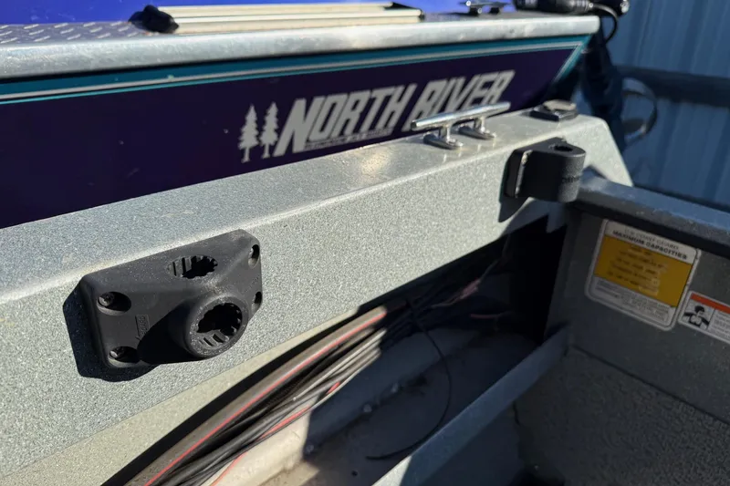Slide: The Image of Boat interior with North River branding, featuring Harbor Craft Nahanni 1925 SK, year 2000. - 25