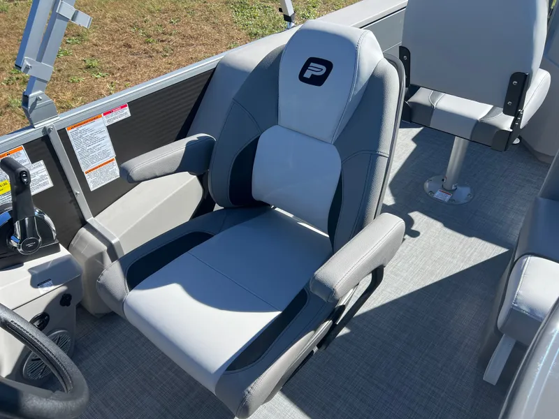 Slide: The Image of Princecraft Sportfisher 21-4S 2026 - 10