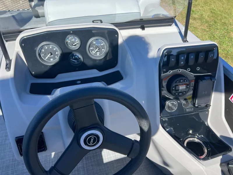 Slide: The Image of Princecraft Sportfisher 21-4S 2026 - 11