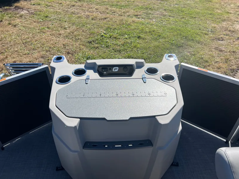 Slide: The Image of Princecraft Sportfisher 21-4S 2026 - 14