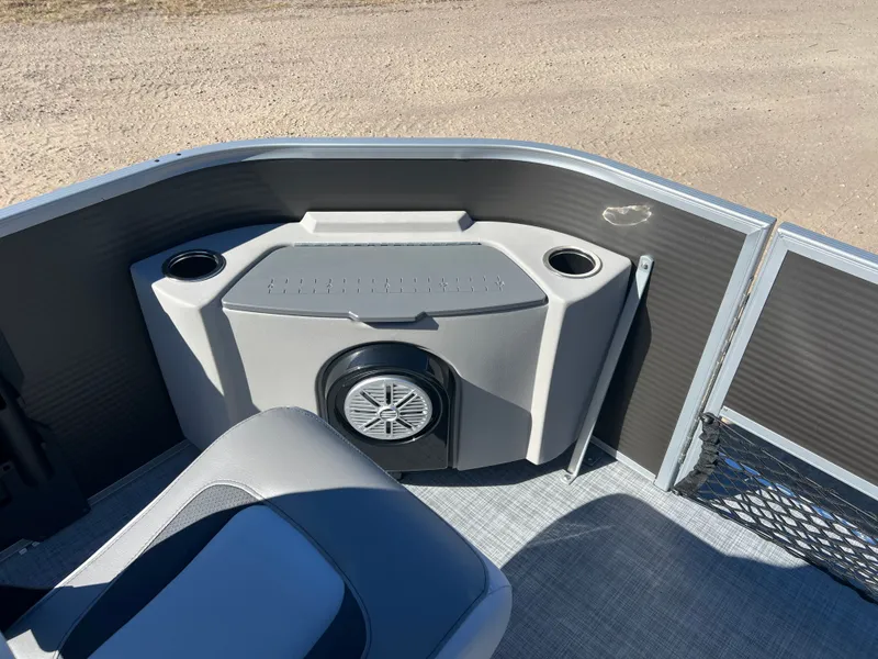 Slide: The Image of Princecraft Sportfisher 21-4S 2026 - 19