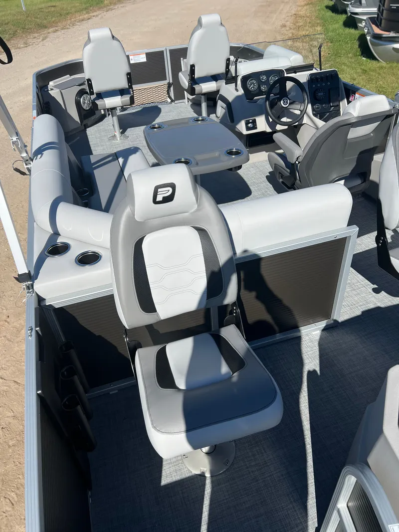 Slide: The Image of Princecraft Sportfisher 21-4S 2026 - 25