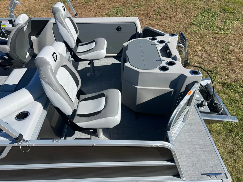 Slide: The Image of Princecraft Sportfisher 21-4S 2026 - 4