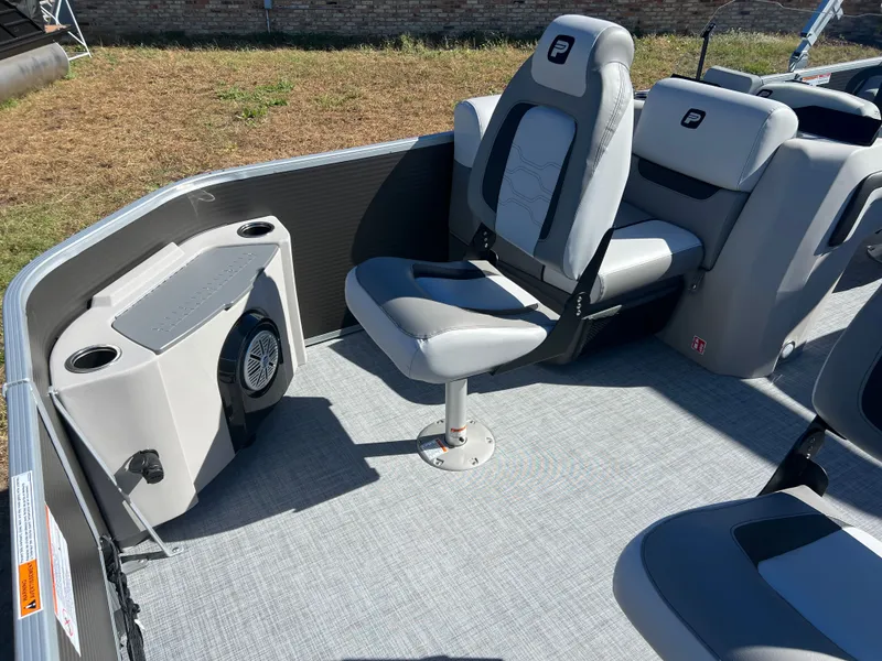 Slide: The Image of Princecraft Sportfisher 21-4S 2026 - 6