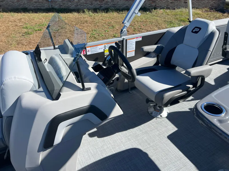 Slide: The Image of Princecraft Sportfisher 21-4S 2026 - 9