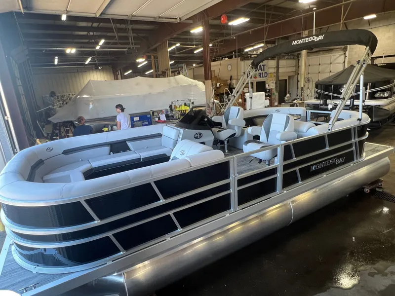 The Image of Montego Bay 8522 Quad Lounger BR Deluxe Pontoon 2026 - 1