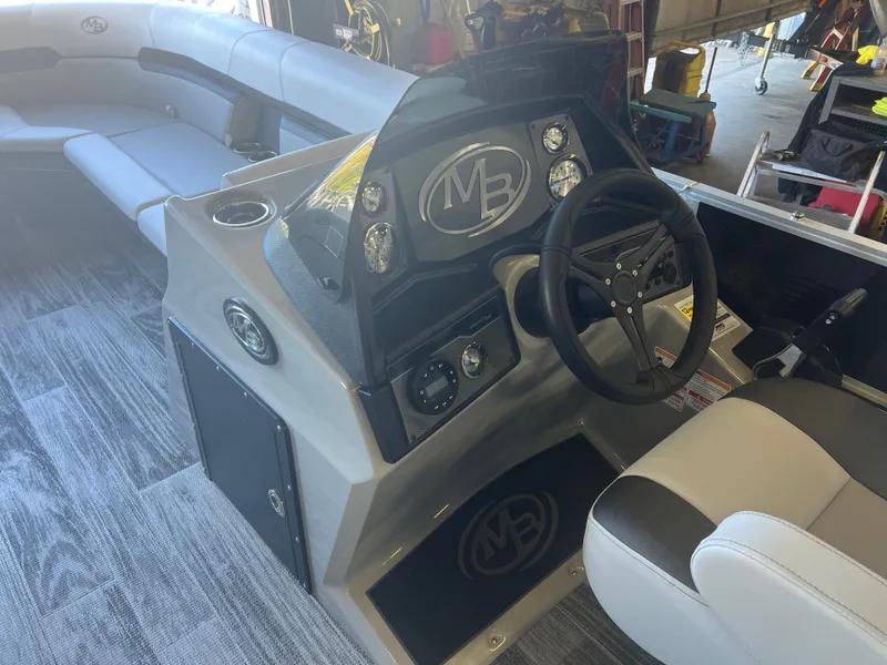 Slide: The Image of Montego Bay 8522 Quad Lounger BR Deluxe Pontoon 2026 - 11