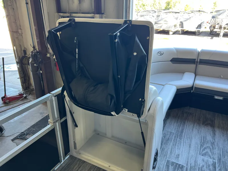 Slide: The Image of Montego Bay 8522 Quad Lounger BR Deluxe Pontoon 2026 - 19