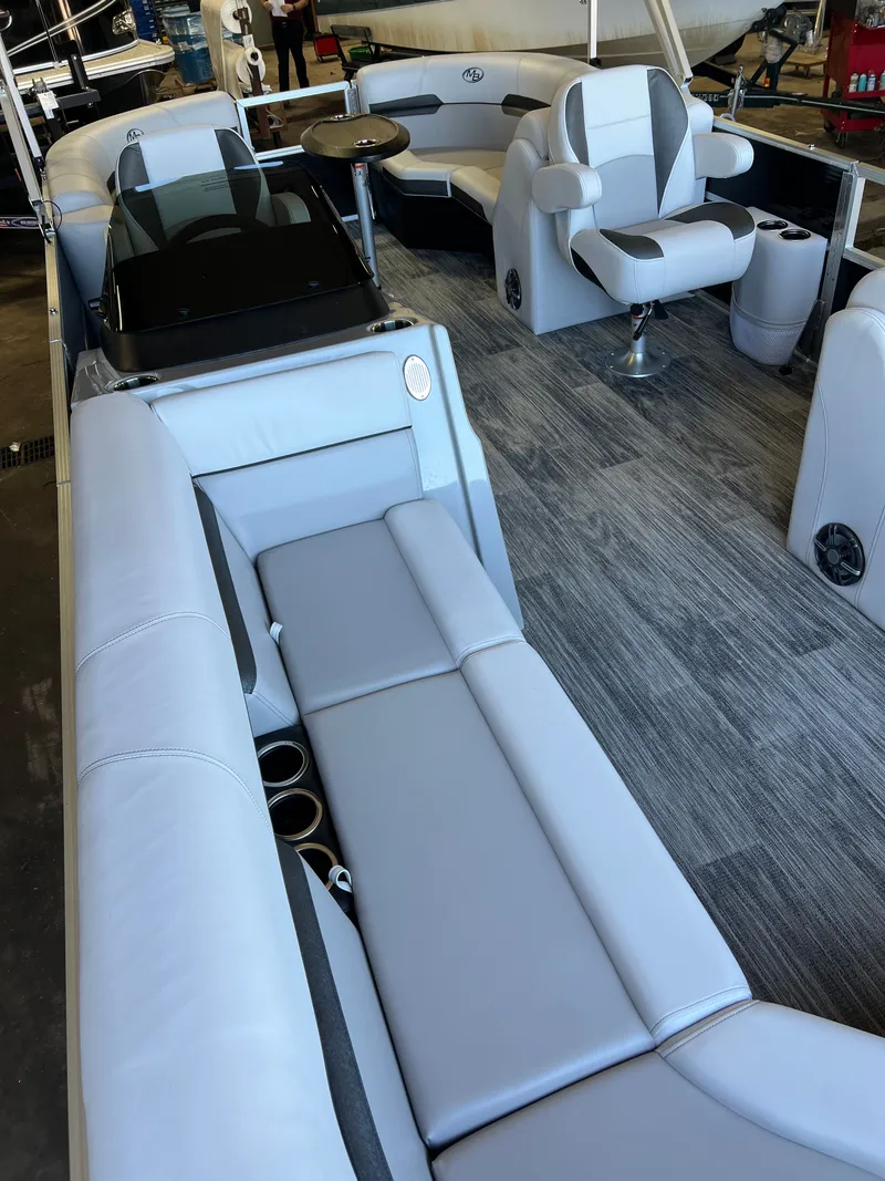 Slide: The Image of Montego Bay 8522 Quad Lounger BR Deluxe Pontoon 2026 - 21