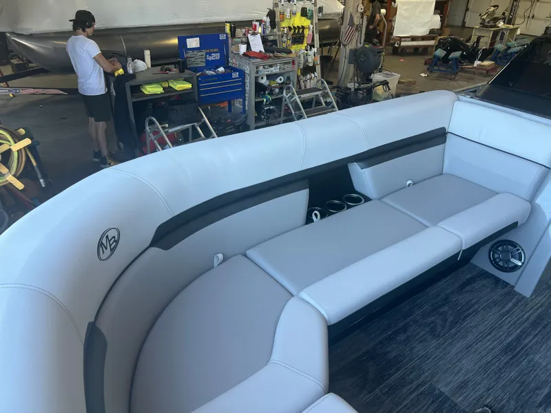 Slide: The Image of Montego Bay 8522 Quad Lounger BR Deluxe Pontoon 2026 - 6