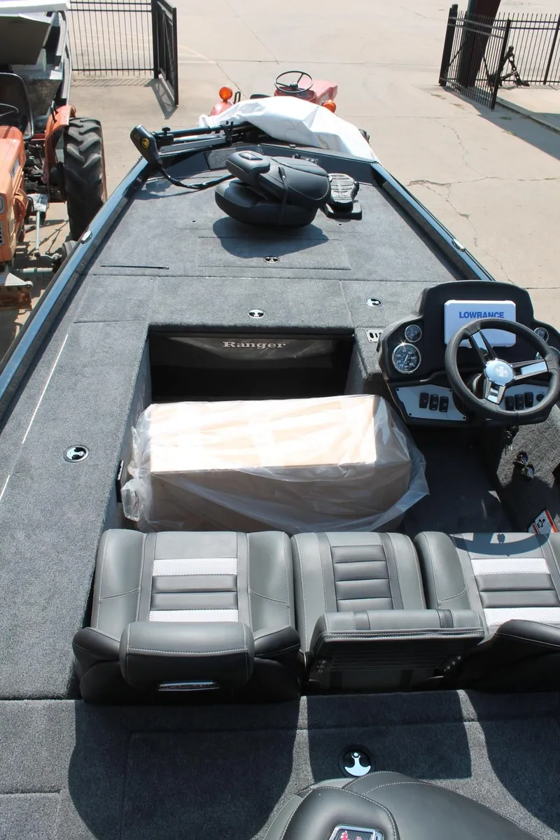 Slide: The Image of Ranger Boats RT188C 2026 - 7