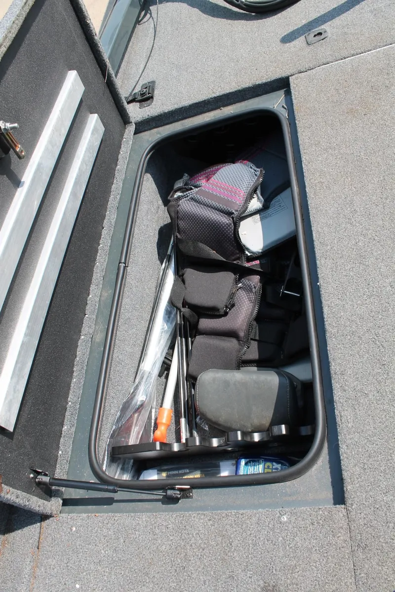 Slide: The Image of Ranger Boats RT198P 2023 - 16