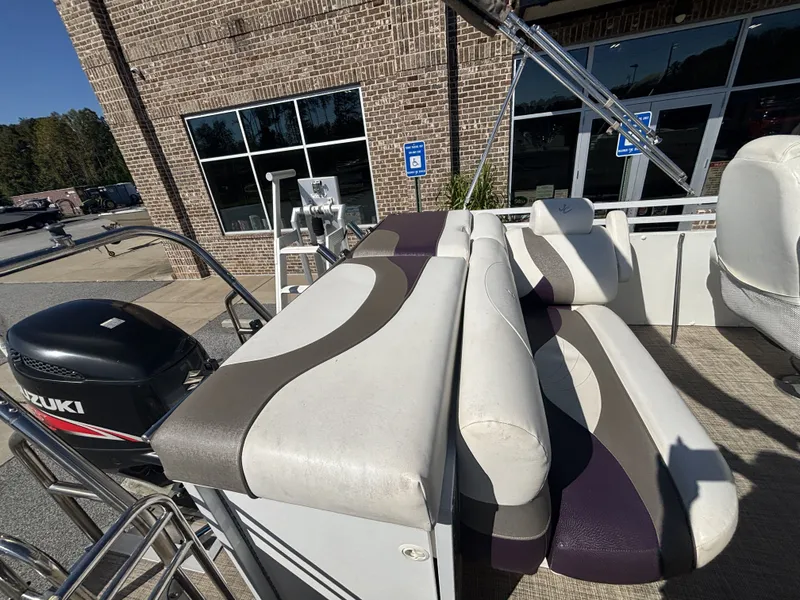 Slide: The Image of JC Neptoon 25TT Sport w/Suzuki 250HP Engine and Trailer 2015 - 19